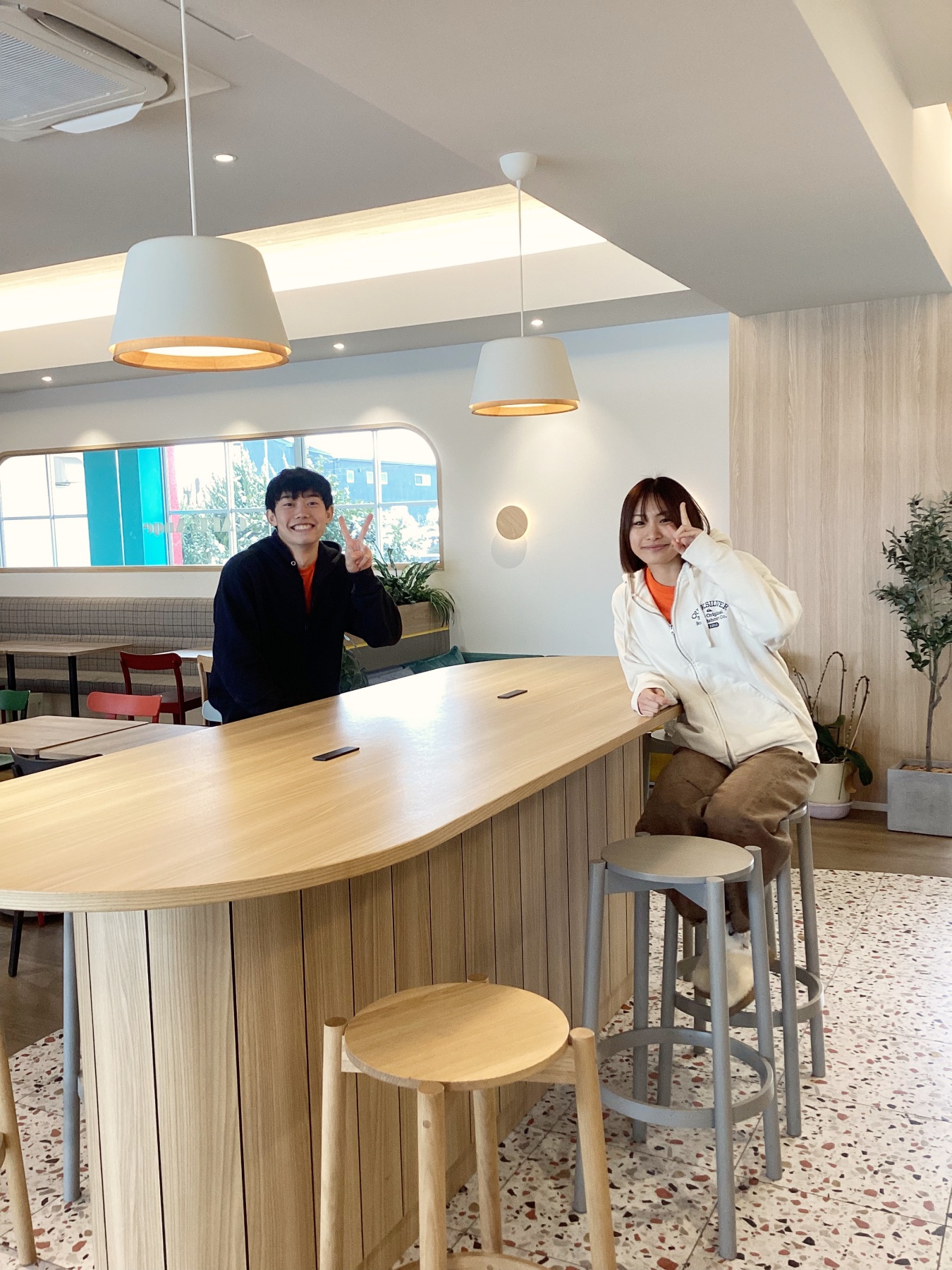 南キャンパスのカフェでの在学生の様子