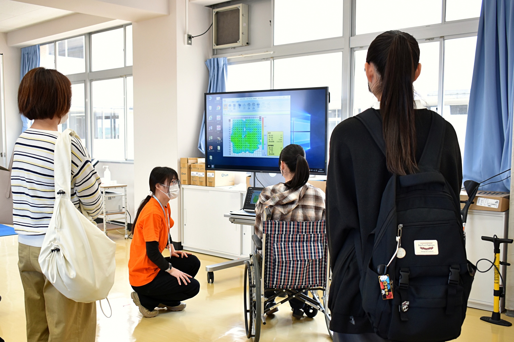 理学療法体験の様子2